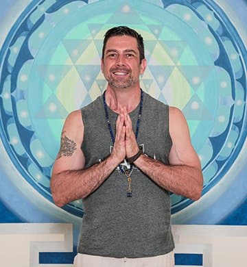Víctor Zuclich, teacher at Skanda Yoga Studio